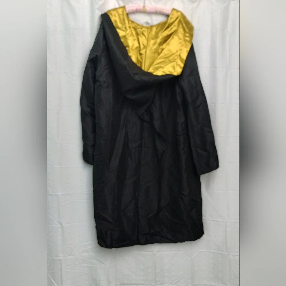 Harry Potter Gryffindor Robe Set - Picture 3 of 9
